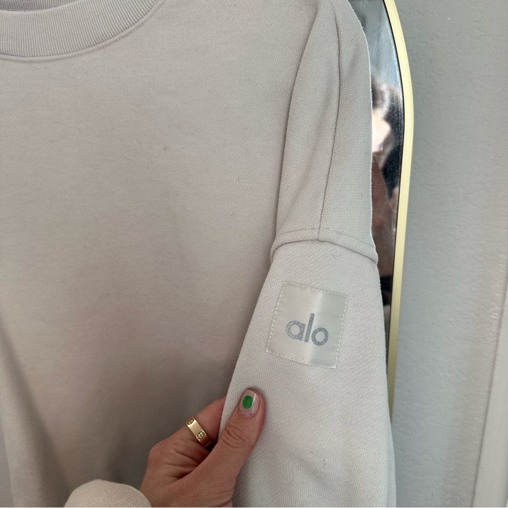 ALO yoga sweatshirt